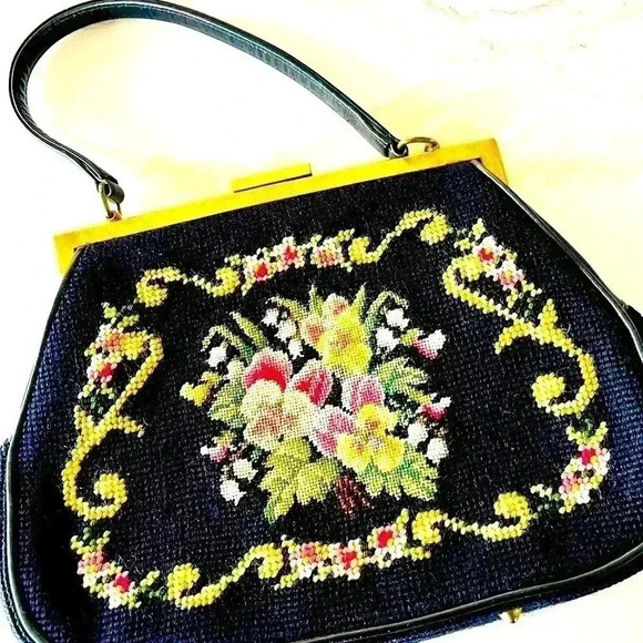 Vintage 1950s Floral  Needlepoint Handbag *HOST PICK* - Picture 2 of 8